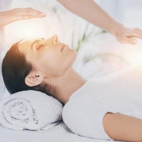 Soin énergétique Lahochi – Élévation vibratoire & guérison – D.S Thérapies Séance de Lahochi pour harmoniser les énergies, élever le taux vibratoire et activer la guérison naturelle du corps et de l’âme